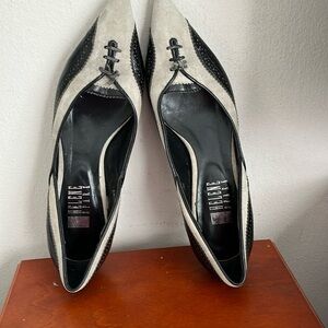 Beautiful almost new women shoes by Helene Spark.